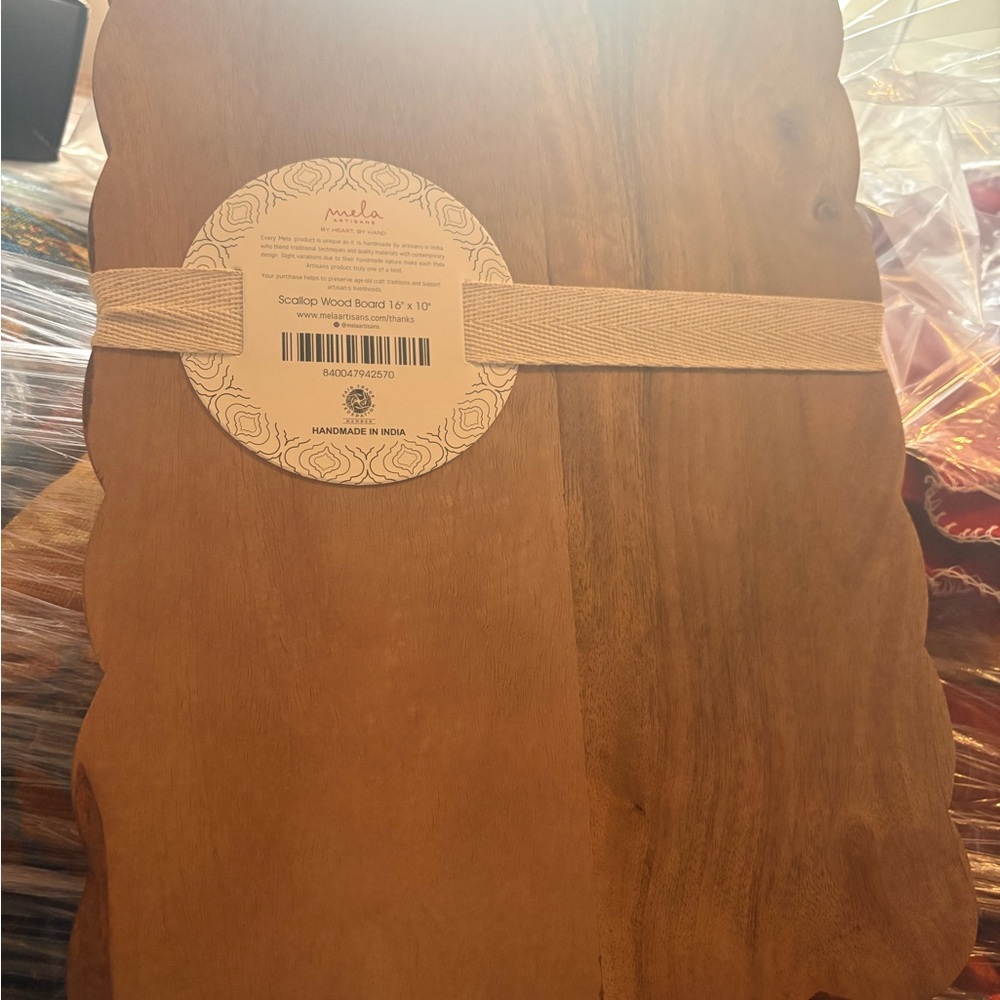 Brown Scallop Wood Board
